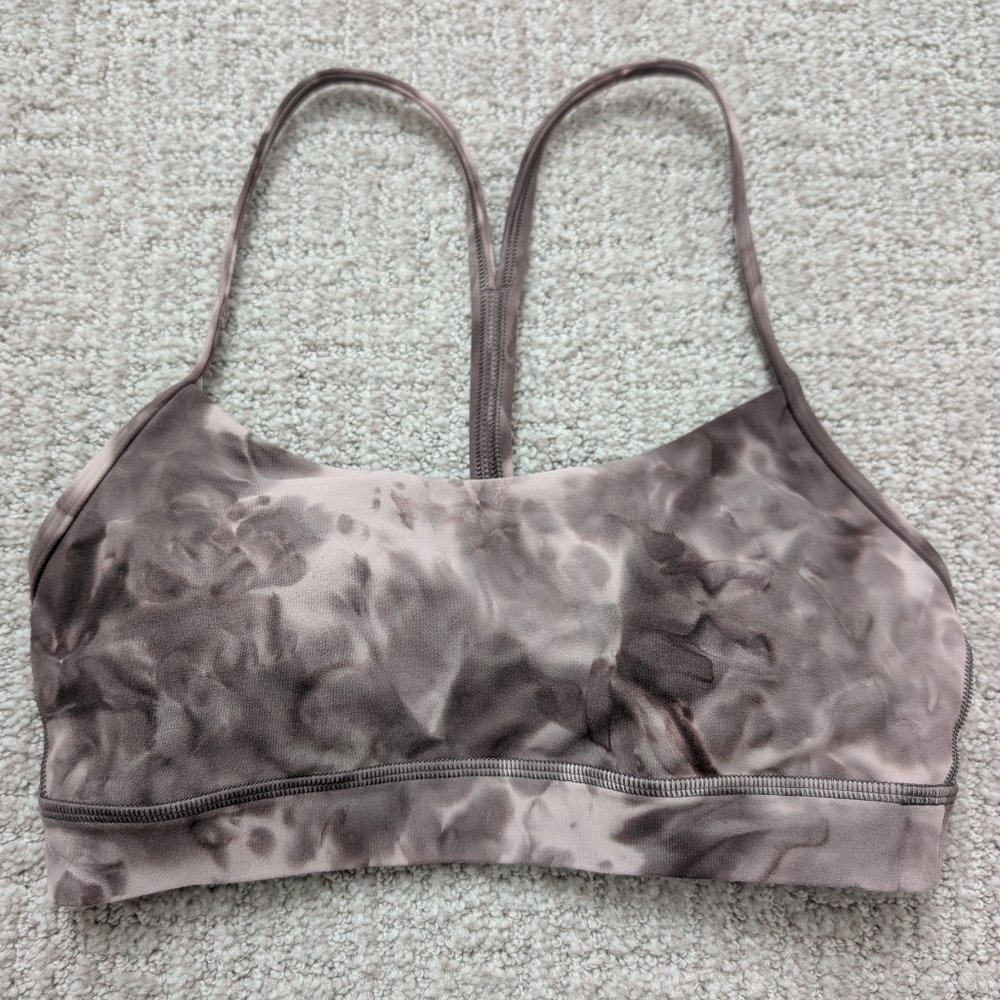 Lululemon Flow Y Nulu Bra, Size 4